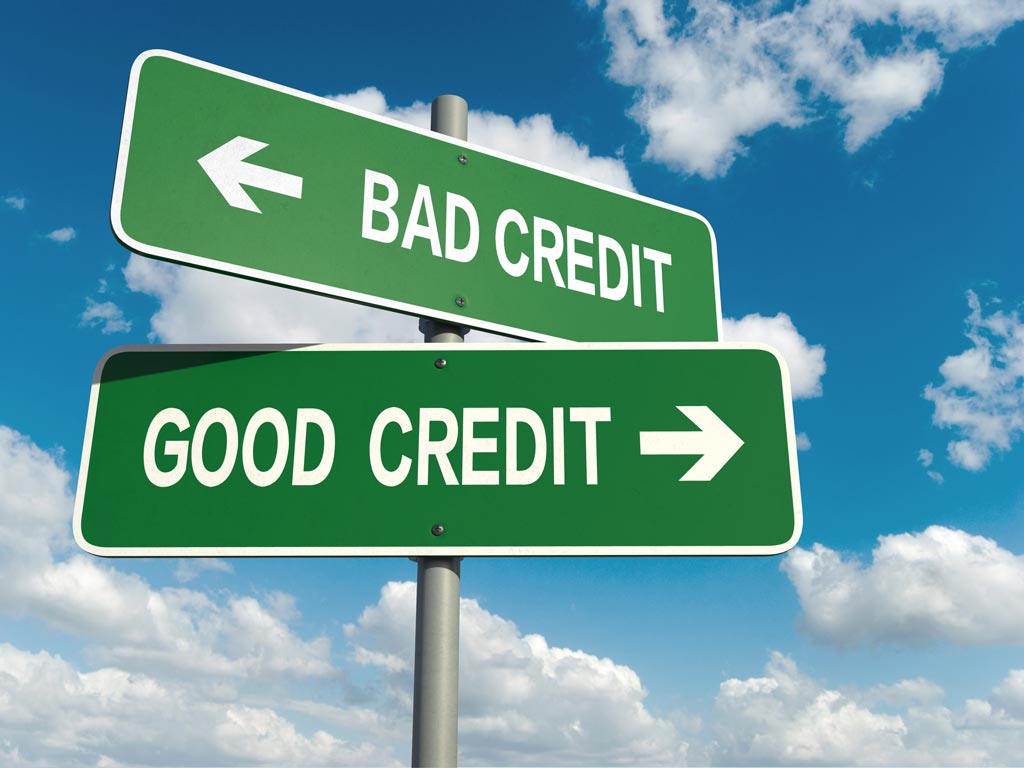 Credit score signs good credit and bad credit pointing either direction